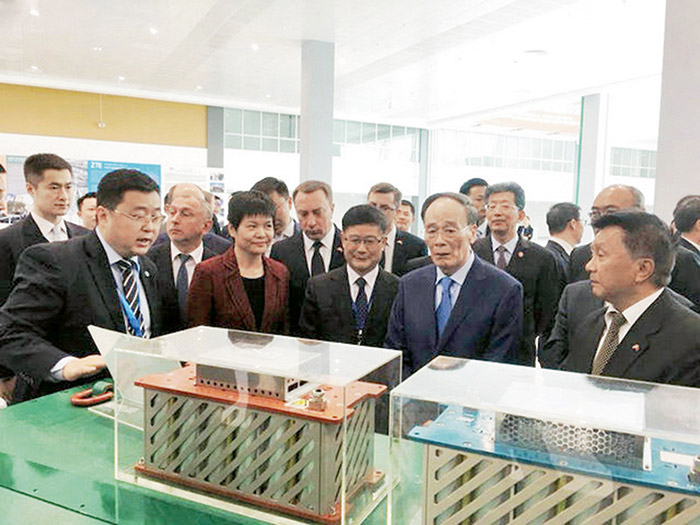  2018年国家副主席王岐山参观考察KU游体育奥威超级电容
